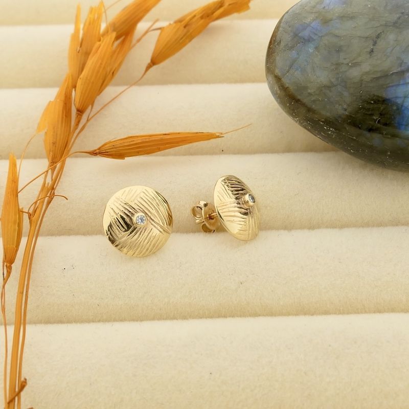 Image 7 of Gold stud earrings with diamond 0.01 ct.