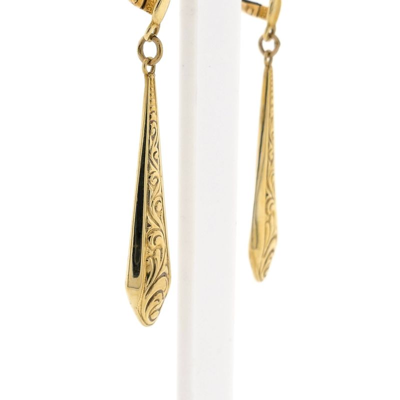 Image 5 of Gold earring with pattern