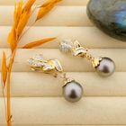 Image 2 of Gold stud earrings with Tahiti pearl and diamonds; 1.36 ct.