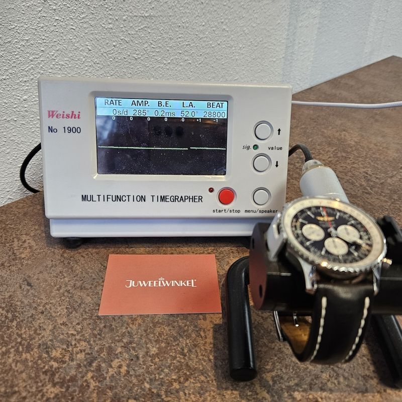 Image 22 of Breitling Navitimer B01 AB0127; Chronograph men's watch