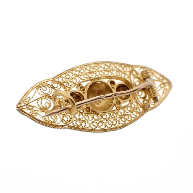 Image 6 of Gold brooch with Zeeland buttons