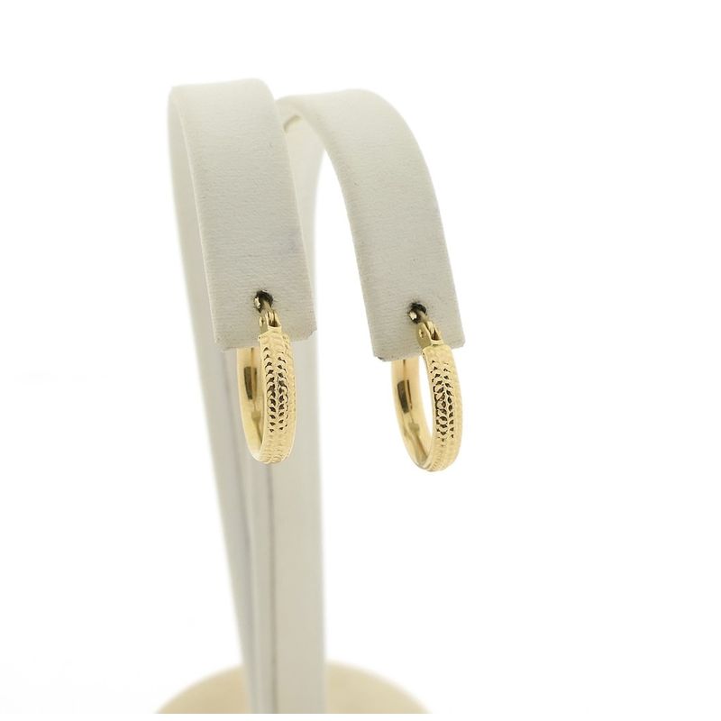 Image 3 of Gold textured earrings | Ø 13.5 mm