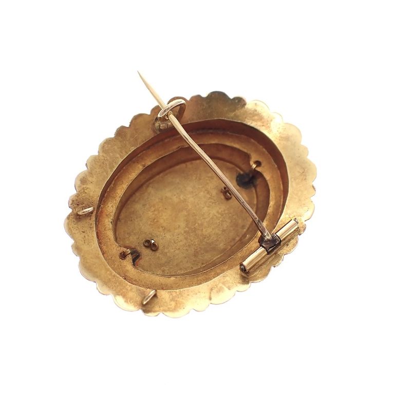 Image 4 of Antique gold brooch with filigree technique