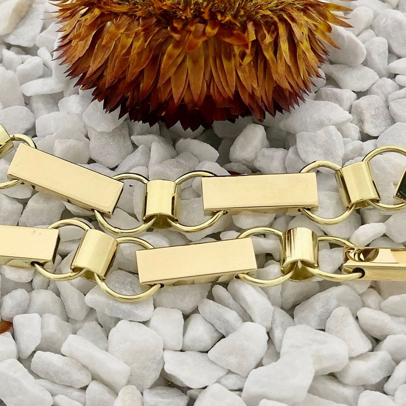 Afbeelding 2 van Gouden robuuste fantasie schakelarmband | 19 cm
