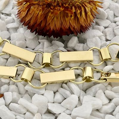 Gouden robuuste fantasie schakelarmband | 19 cm Afbeelding 2 van Gouden robuuste fantasie schakelarmband | 19 cm