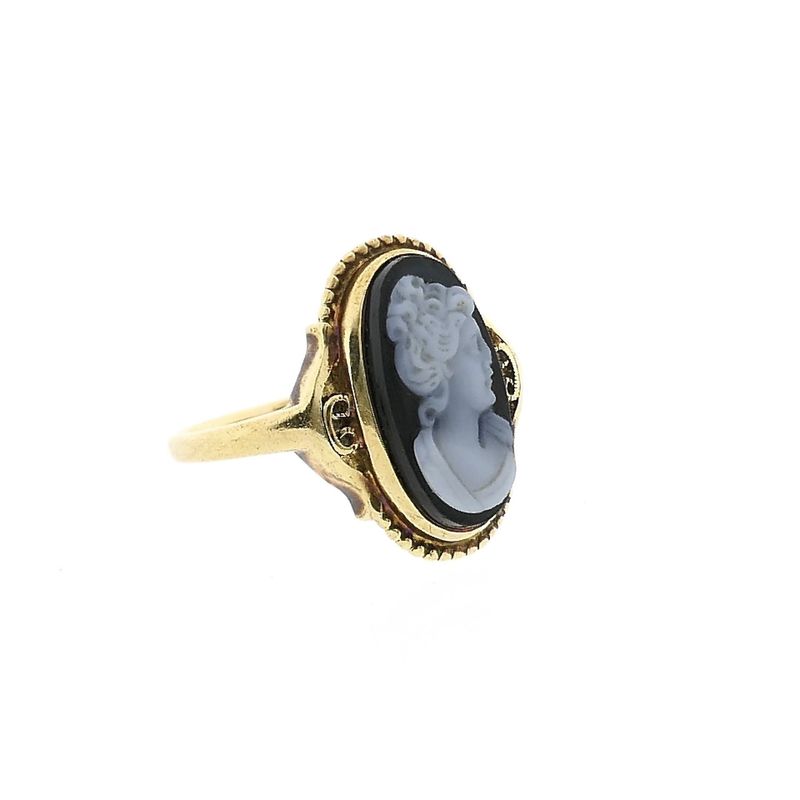 Image 4 of Yellow Gold Ring with Sardonyx Cameo; 14K; Size 15.5