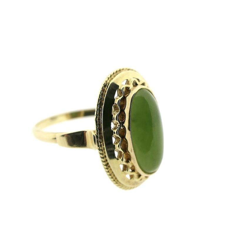 Image 9 of Gold ring with jade | Vintage
