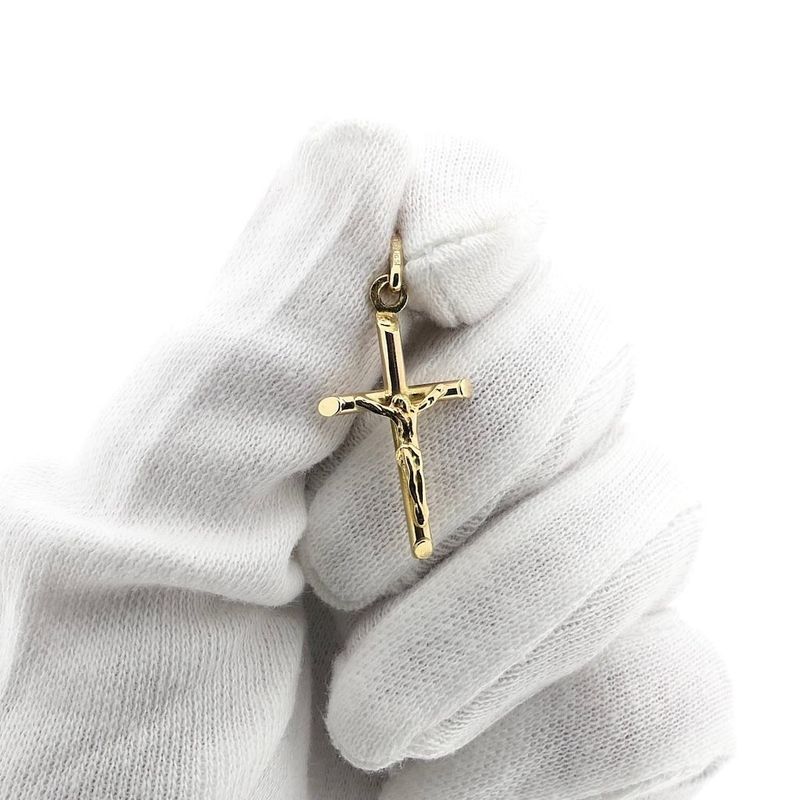 Image 6 of Gold pendant of a cross with corpus