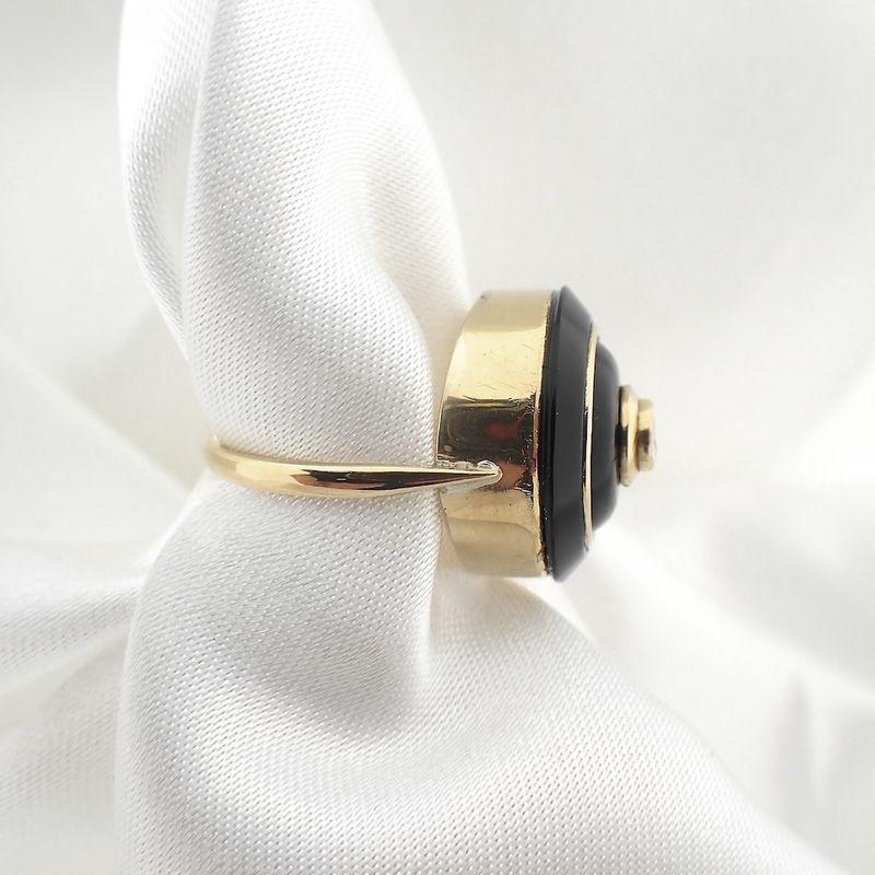 Image 8 of Gold ring with onyx and diamond | Art Deco