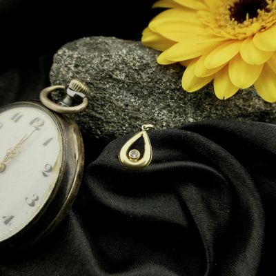 Image 2 of Gold minimalist pendant with zirconia