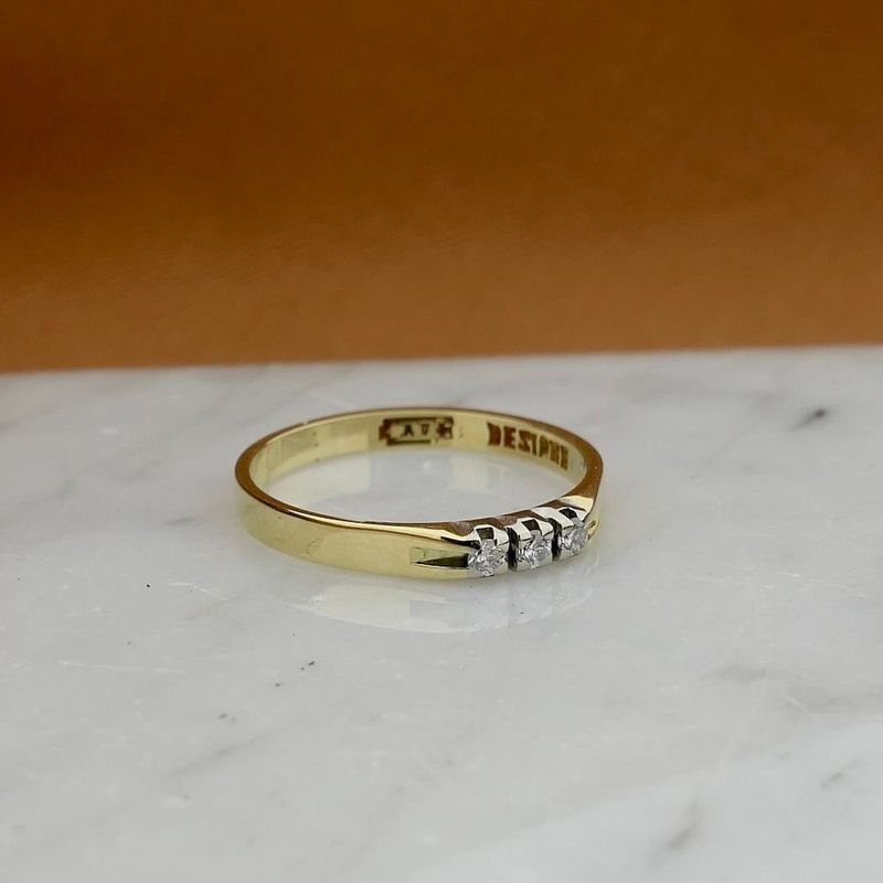 Image 2 of Gold ring with diamonds; 0.075 ct.