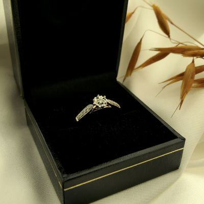 Image 2 of Rose gold ring set with diamond | 0.05 ct.