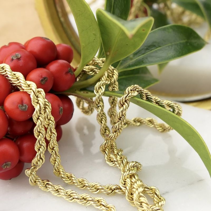 Image 2 of Gold twisted link chain | 45.5 cm