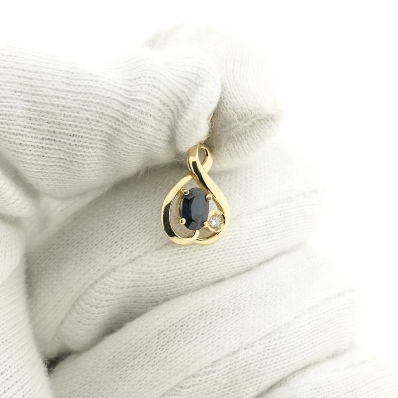 Image 6 of Gold pendant with sapphire and diamond | 0.02 ct.