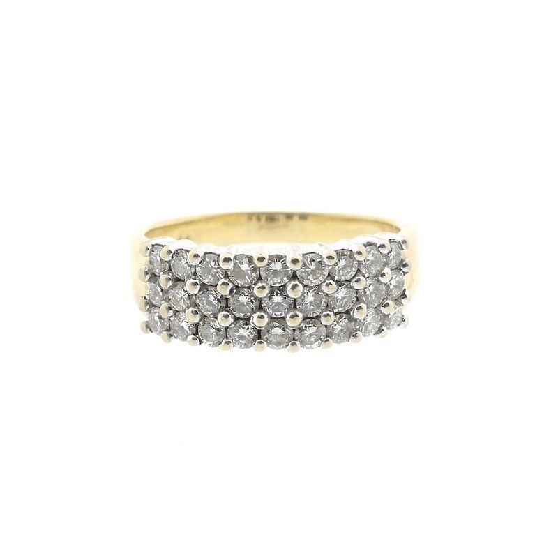Image 3 of Golden Diamonde pavé ring with diamond; 1.08 ct.