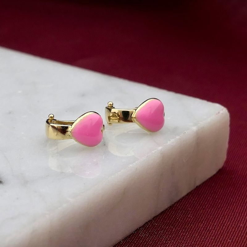 Image 2 of Gold heart-shaped stud earrings with pink enamel | Arpas