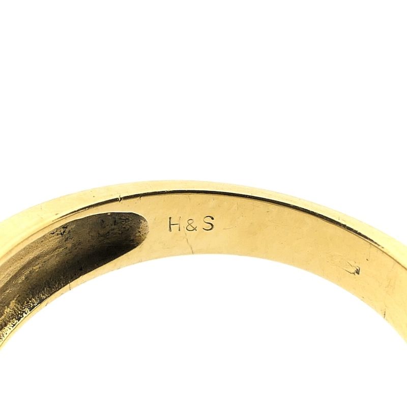 Image 6 of Gold ring with diamond; 0.04 ct.