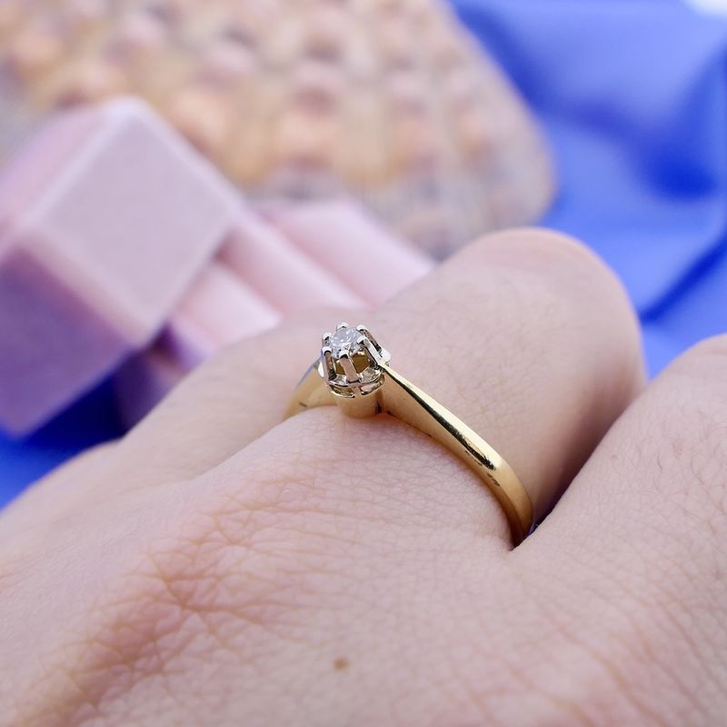 Image 4 of Gold solitaire ring with diamond | 0.07 ct. | Carnation