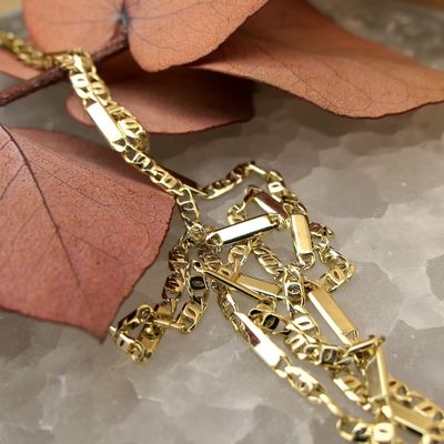 Gold closed figaro link necklace | 47 cm Image 2 of Gold closed figaro link necklace | 47 cm