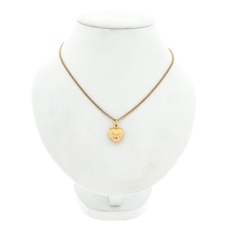 Image 4 of Gold pendant of a heart