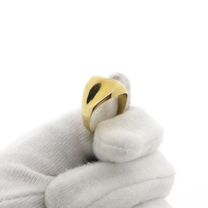 Image 7 of Gold ring with a domed design
