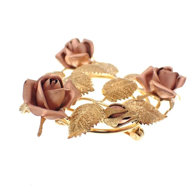 Image 3 of Two-tone gold brooch with a natural design