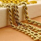 Afbeelding 2 van Gouden gedraaide schakelketting