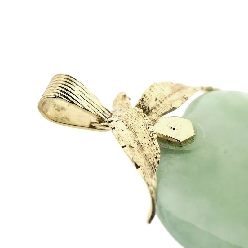 Image 4 of Gold pendant with Jade