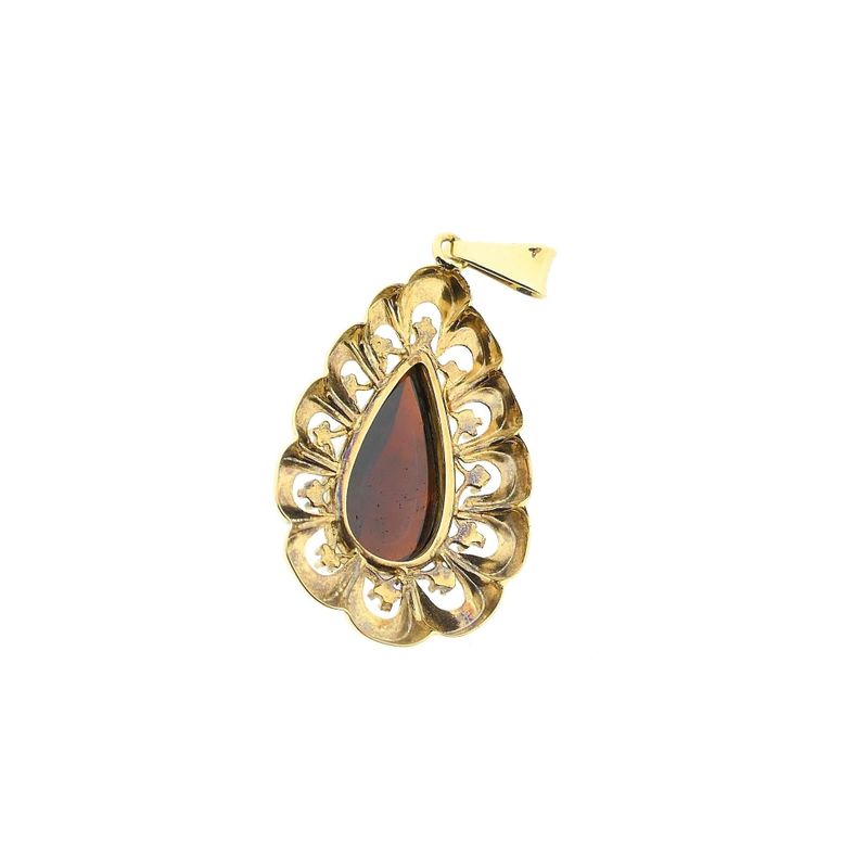 Image 5 of Vintage gold pendant with garnet