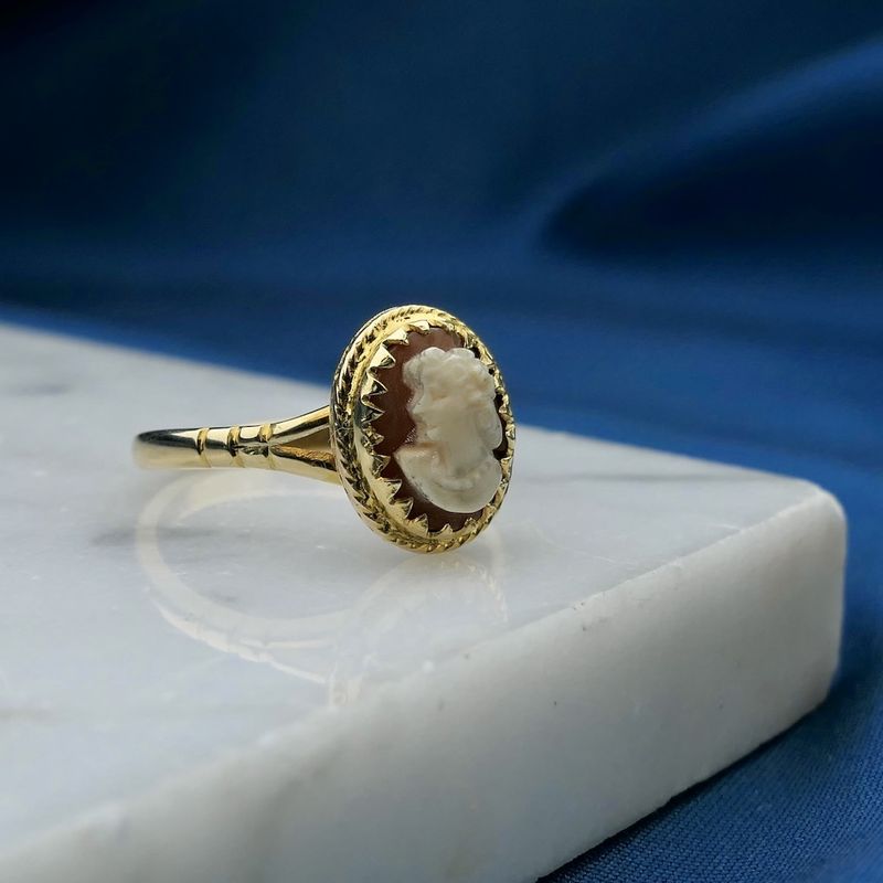 Image 8 of Vintage gold ring with cameo