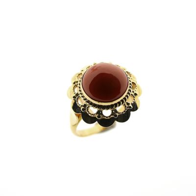 Gold ring with red coral | Vintage Image 1 of Gold ring with red coral | Vintage
