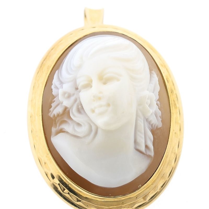 Image 7 of Antique gold brooch/pendant with cameo