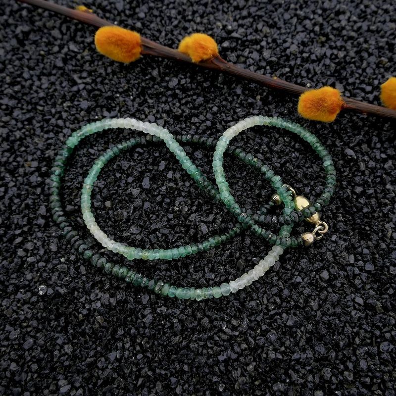 Image 8 of 9 carat emerald bead necklace