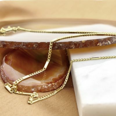 Image 2 of Gold closed Figaro link chain | 45 cm