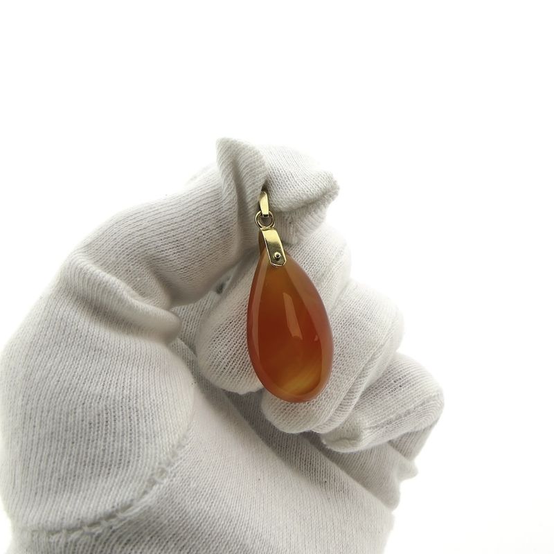 Image 4 of Gold pendant with carnelian bandagate
