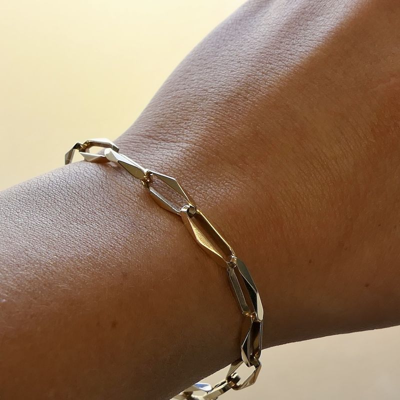 Image 10 of Gold closed forever bracelet