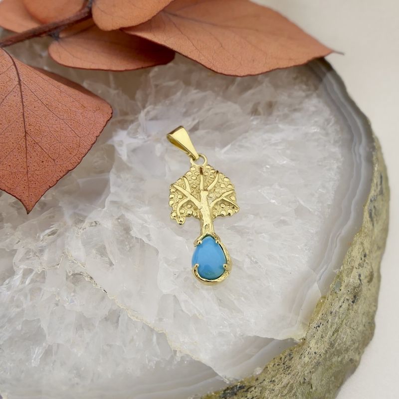 Image 8 of 8Kt. Pendant with Turquoise