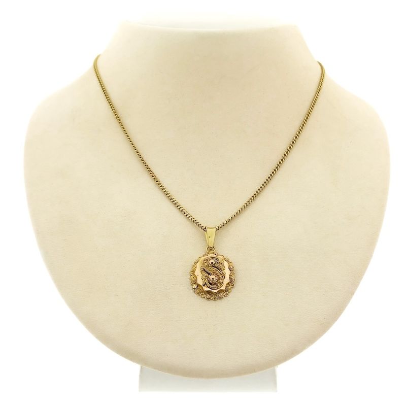 Image 3 of Two-tone antique gold pendant with Zeeland knots