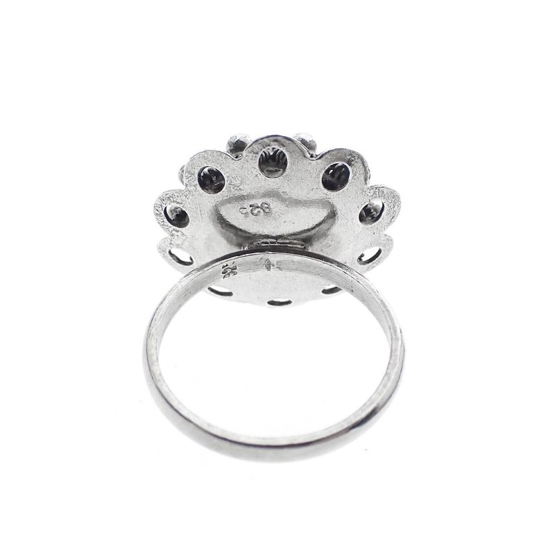 Image 5 of Silver ring with Zeeland button