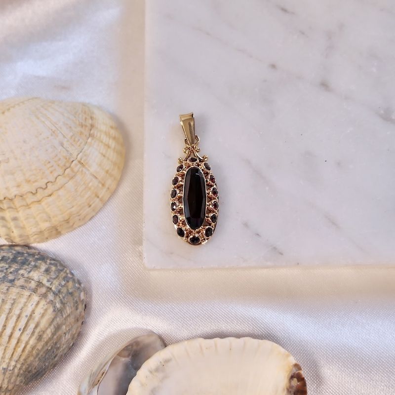 Image 7 of Vintage gold pendant with garnet