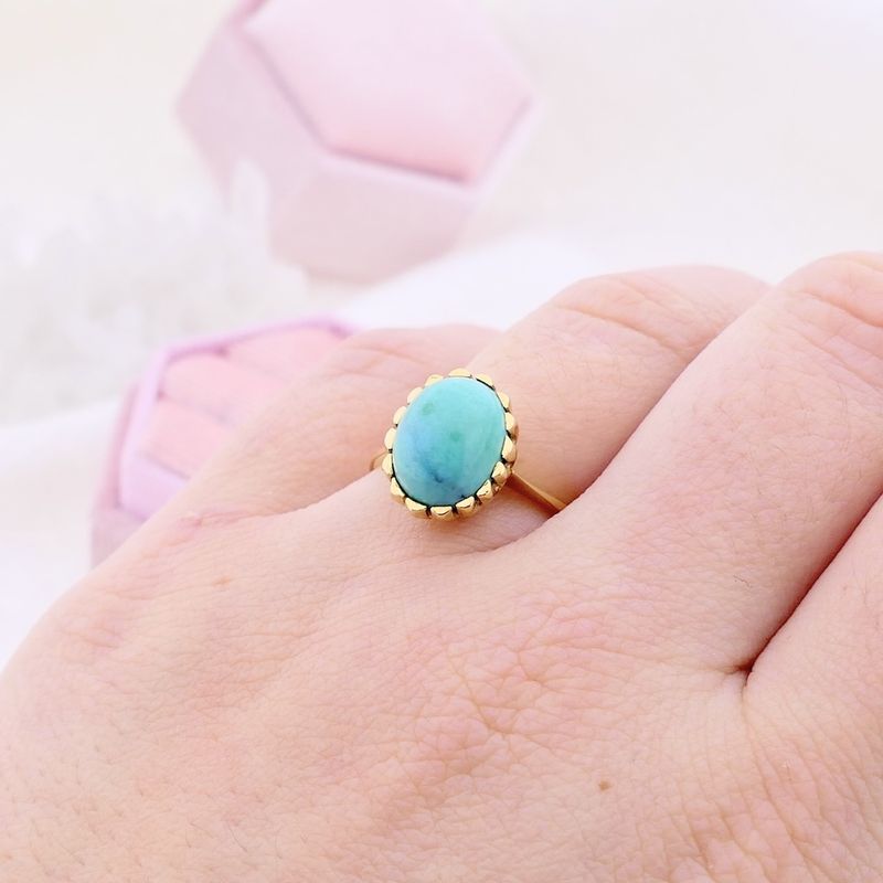 Image 4 of 18 carat gold ring set with turquoise