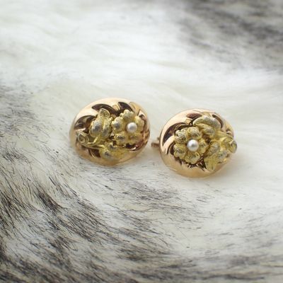 Image 2 of Two-tone gold-plated clip-on earrings with pearl