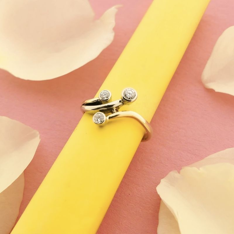 Image 4 of Two-tone ring set with diamonds | 0.18 ct.