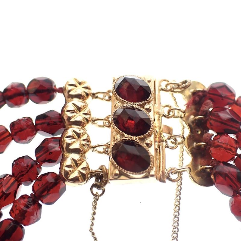 Image 3 of Antique glass bead bracelet with gold clasp