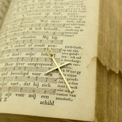 Image 2 of Gold pendant with a subtle cross