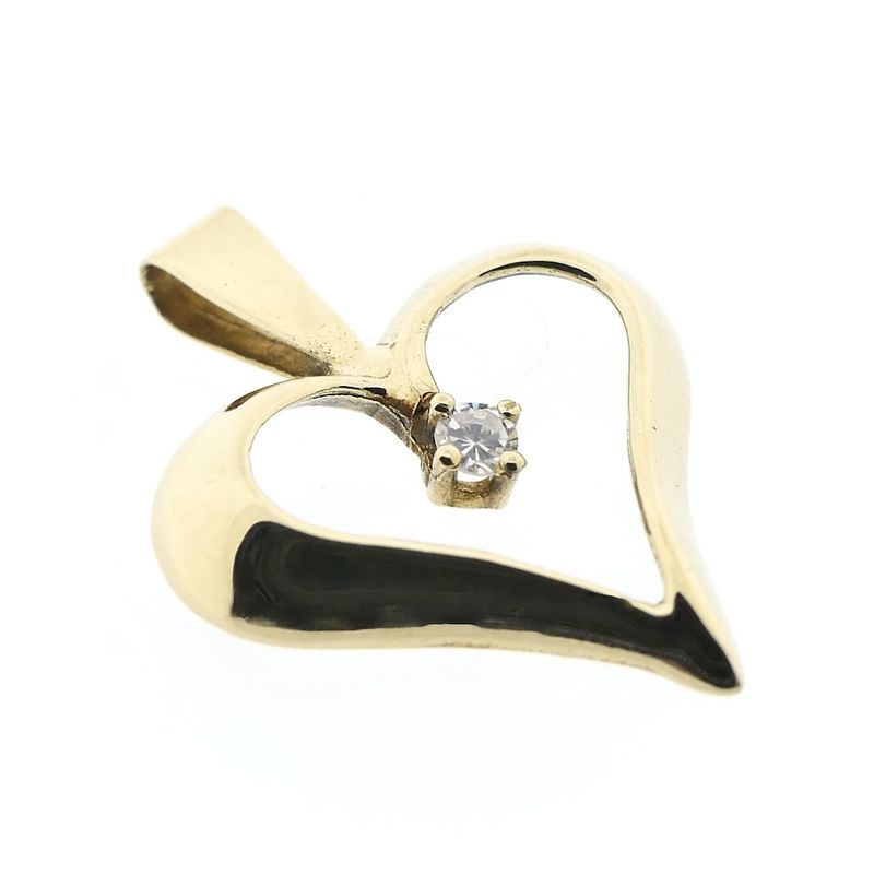 Image 8 of Gold pendant of a heart with zirconia