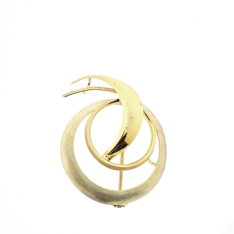 Image 8 of Golden fantasy brooch; Curl