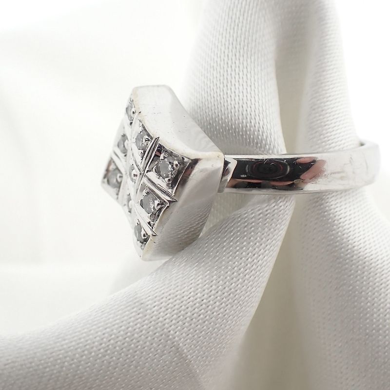 Image 4 of White gold ring with diamonds; LA DIVA