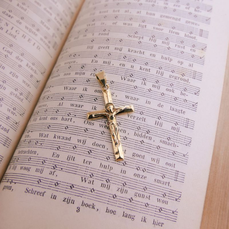 Image 4 of Gold pendant of a cross with corpus