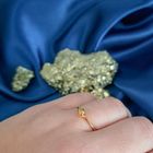 Image 4 of Gold subtle ring with knot